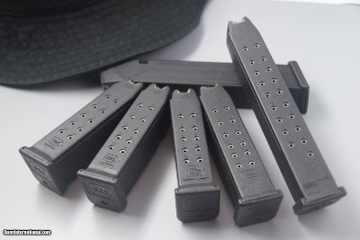 GLOCK .40 CALIBER MAGAZINES (6) available at ONE PRICE... - Image 6 of 7