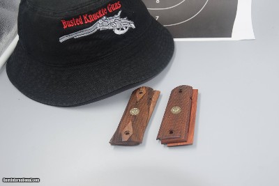 1911 WOOD GRIPS BY WILSON COMBAT...