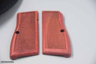 GRIPS FOR BROWNING HI-POWER and CLONES.... - Image 3 of 3