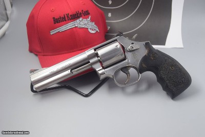 S&W MODEL 686-PLUS 