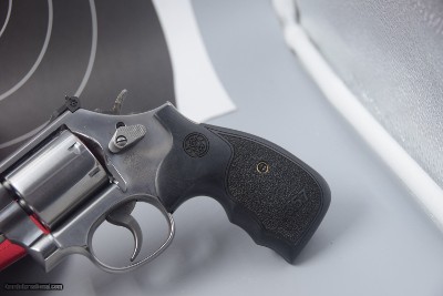 S&W MODEL 686-PLUS 
