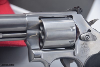 S&W MODEL 686-PLUS 