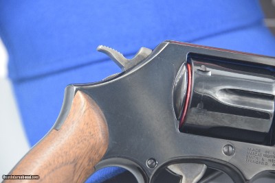 S&W MODEL 10 CLASSIC 4-INCH 38 SPECIAL REVOLVER IN BLUE NO LOCK - Image 8 of 8