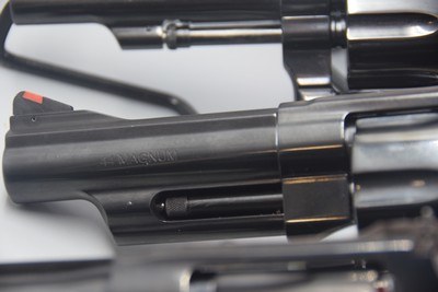 SMITH & WESSON 