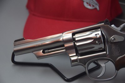 S&W MODEL 617 MOUNTAIN GUN IN .22 LR LIMITED REVOLVER - Image 2 of 7