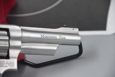 S&W MODEL 617 MOUNTAIN GUN IN .22 LR LIMITED REVOLVER - Image 6 of 7