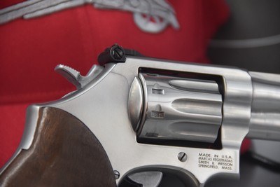 S&W MODEL 617 MOUNTAIN GUN IN .22 LR LIMITED REVOLVER - Image 7 of 7