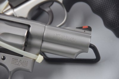 COLLECT THIS PAIR OF S&W NEW MODELS OF MODEL 66 REVOLVERS WIT 2-3/4 and 4.25-INCH GUNS - Image 3 of 7