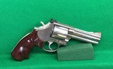 Smith & Wesson early 686, no dash. 357 magnum - 2 of 3
