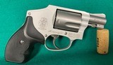 Smith & Wesson 642-1, nickel 5 shot 38 special, hammer less. - 2 of 5
