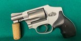 Smith & Wesson 642-1, nickel 5 shot 38 special, hammer less. - 1 of 5