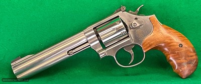 Smith & Wesson model 648-2, stainless 22 magnum.