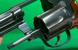 Smith & Wesson model 586 (no dash) 357 magnum, 6 inch barrel. - 4 of 4