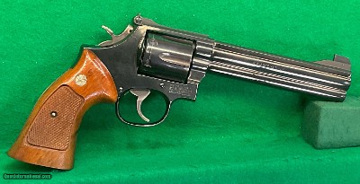 Smith & Wesson model 586 (no dash) 357 magnum, 6 inch barrel.