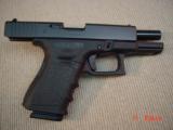 GLOCK 19 Generation 3 with 2 MAGS 9mm - 4 of 8