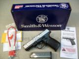 SMITH & WESSON SD40VE TWO/TONE 40 S&W - 1 of 5