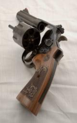 SMITH & WESSON MODEL 29 CLASSIC FACTORY ENGRAVED 44 MAGNUM CALIBER - 3 of 4