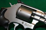 Smith and Wesson Model 686-7 Performance Center .38 Super 4" Barrel with Moon Clips - 10 of 14