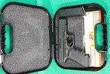 Glock G22 Gen 4 .40 S&W Pistol NEW - 1 of 2