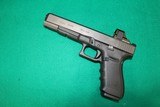 Glock 40 Gen4 10MM Pistol W/ RMR & Shoulder Rig - 4 of 5