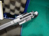 Smith & Wesson Model 500 Magnum Revolver 163500 - 5 of 6
