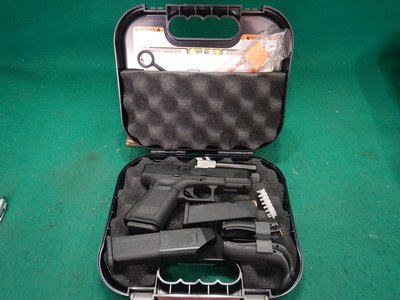 Glock G19 Gen5 9MM Pistol W/ Threaded Barrel - Image 1 of 3
