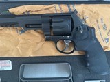 Smith & Wesson 327 M&P R8 Performance Center - 2 of 6