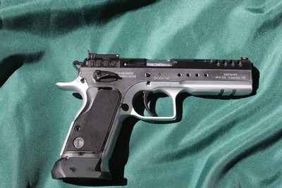 Tanfoglio Defiant Limited Master Duotone 38 Super - Image 3 of 5