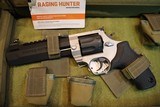 Taurus Raging Hunter 357Mag 6 3/4 w/box+papers - 2 of 7