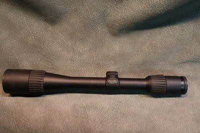 Weaver 6-20x40 Grand Slam A.O. fine crosshair with dot reticle.