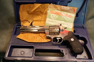 Colt Anaconda 44Mag 6