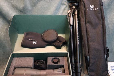 Vortex Razor 27-60x85 UHD Ultra High Definition as new with the box and tripod - Image 1 of 11
