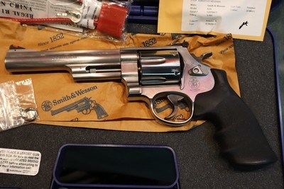 S+W Model 629-6 44Mag 6