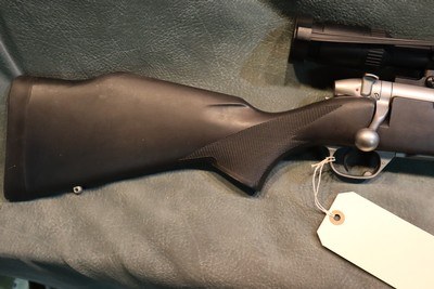 Weatherby Mark V 270WbyMag Stainless Synthetic with ammo - Image 3 of 12
