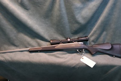 Weatherby Mark V 270WbyMag Stainless Synthetic with ammo - Image 6 of 12
