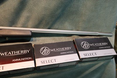 Weatherby Mark V 270WbyMag Stainless Synthetic with ammo - Image 4 of 12