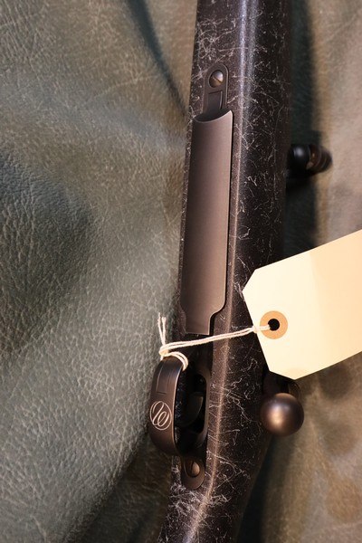 Weatherby Mark V Left Hand Accumark 257WbyMag with box and papers - Image 10 of 12