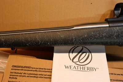 Weatherby Mark V Left Hand Accumark 257WbyMag with box and papers - Image 4 of 12