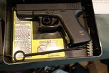 Glock Model 23 40S+W Gen 2 - Image 2 of 7