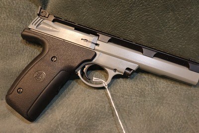 S+W Model 22S-1 22LR 5 1/2
