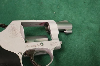 Smith & Wesson 637-2 Airweight - Image 5 of 6