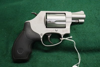 Smith & Wesson 637-2 Airweight - Image 1 of 6