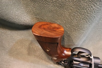 S+W Model 28 no dash,Diamond N Frame grips - Image 8 of 14