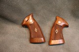 S+W early N frame diamond target grips - Image 1 of 5