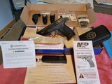 Smith & Wesson M&P9mm - 4 of 9