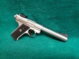 RUGER STANDARD AUTO MARK II TARGET - .22 LR. STAINLESS. 5.5 INCH BARREL. W-ONE MAG. NICE BORE!. MFG. IN 1986 - 3 of 15