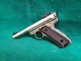 RUGER STANDARD AUTO MARK II TARGET - .22 LR. STAINLESS. 5.5 INCH BARREL. W-ONE MAG. NICE BORE!. MFG. IN 1986 - 6 of 15