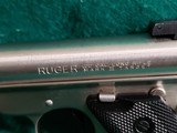 RUGER STANDARD AUTO MARK II TARGET - .22 LR. STAINLESS. 5.5 INCH BARREL. W-ONE MAG. NICE BORE!. MFG. IN 1986 - 12 of 15