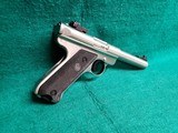 RUGER STANDARD AUTO MARK II TARGET - .22 LR. STAINLESS. 5.5 INCH BARREL. W-ONE MAG. NICE BORE!. MFG. IN 1986 - 2 of 15