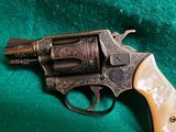 Smith & Wesson - MODEL 36 FLAT LATCH - BEAUTIFULLY ENGRAVED BY CECIL MILLS W-GOLD INLAYS. REAL PEARL GRIPS. MFG. CIRCA 1950-1969 - .38 Special - 11 of 25